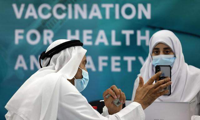 Die Emirate wollen bis März die Hälfte der Einwohner impfen.
