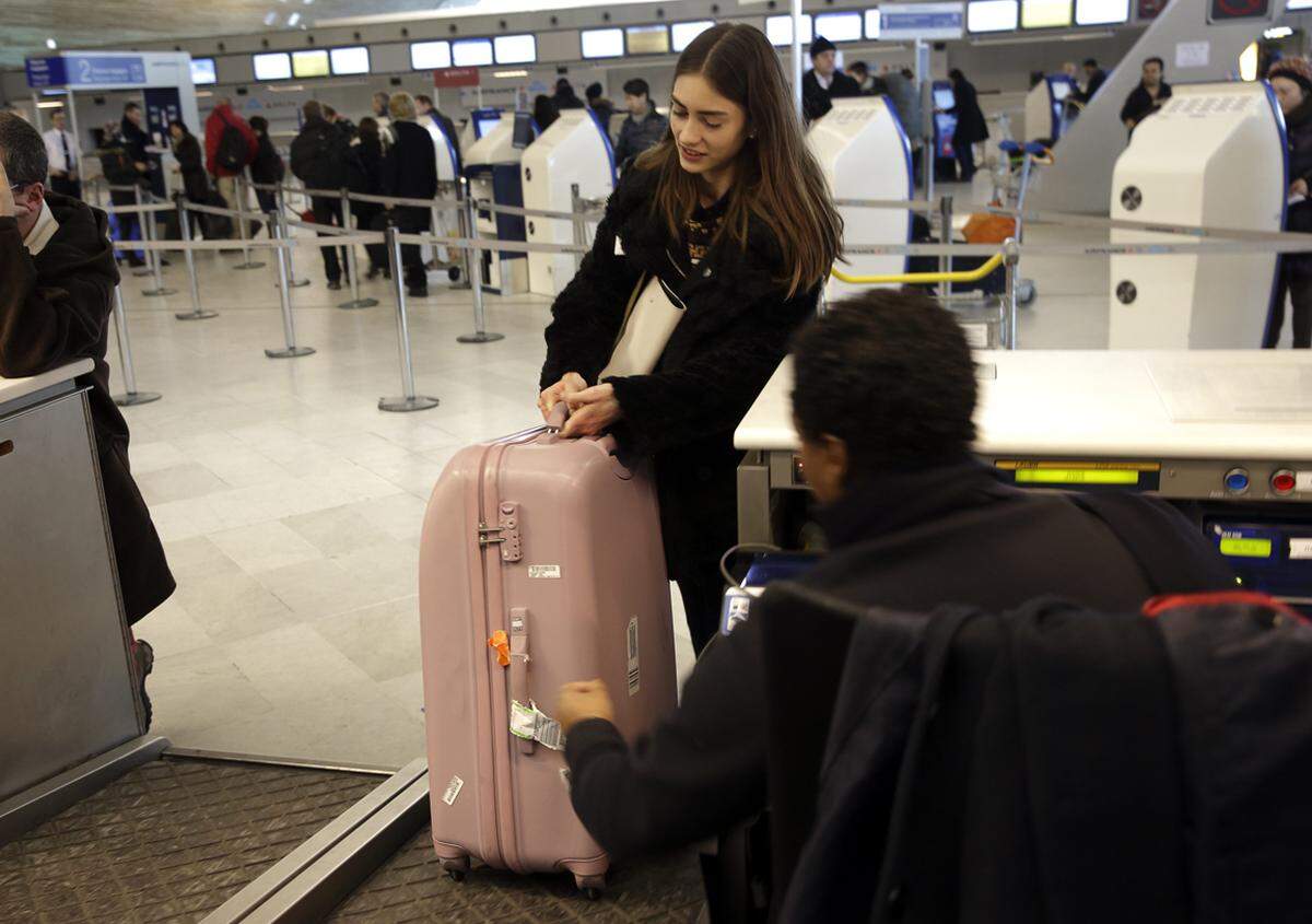 Marine macht sich auf dem Weg nach Paris um an diversen Model-Castings teilzunehmen.