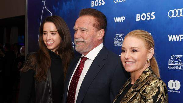 Arnold Schwarzenegger mit ständiger Begleitung:  Freundin Heather Milligan und Tochter Christina.