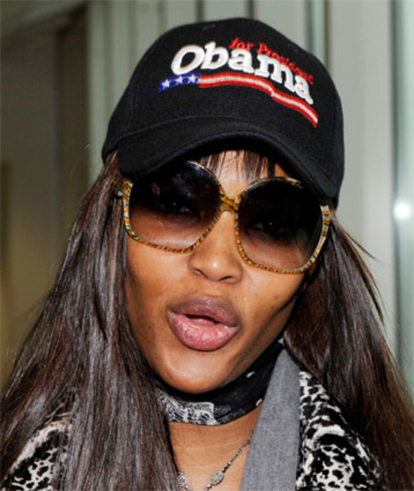 Die Ausbrüche haben Campbell mehrfach in Therapien und vor Gericht geführt. So waren im Juni 2008 gerichtlich 200 Stunden Sozialdienst fällig, nachdem sie in einem Flugzeug ausgerastet war. Als der Pilot sie persönlich informierte, dass sich der Abflug etwas verzögere, hatte sie ihm vorgeworfen, Rassist zu sein. "Sie würden das nicht tun, wenn ich weiß wäre."