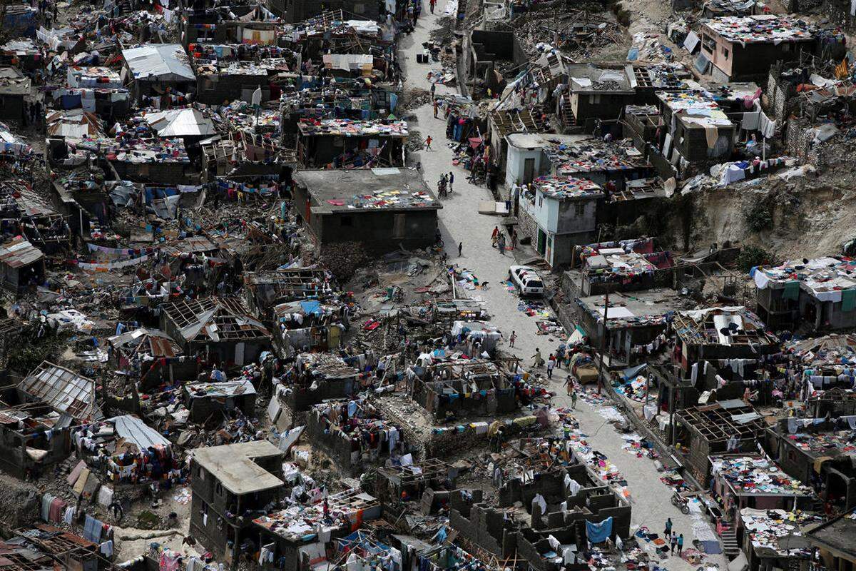 6. Oktober. Wieder Haiti. Im Oktober traf Hurrikan Matthew den Karibikstaat schwer. Ganze Landstriche wurden in dem bitterarmen Land vorübergehend unbewohnbar bemacht. Mehr als Tausend Menschen kamen alleine in Haiti ums Leben.