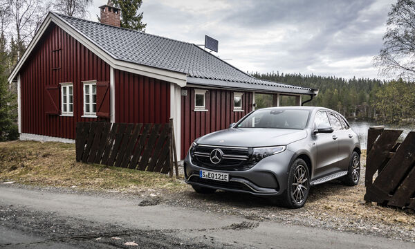 Bescheidene Hütte: Sicher nicht das Fahrzeug im Bild, der Mercedes EQC.