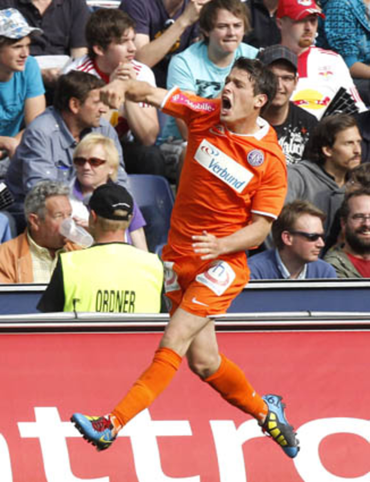 "Fußball ist nicht zu erklären, einfach zu genießen. Natürlich war Salzburg besser, wir haben uns schwer getan. Der Wille zum Erfolg war vorhanden. Liendl und ich haben vorher Schnick-Schnack-Schnuck gespielt, und zum Glück habe ich gewonnen. Im Fußball kann alles passieren, Fußball lebt von den Emotionen. Wir haben noch die Chance und werden alles probieren. Ich habe immer das Gefühl, dass wir Meister werden können, die Chance lebt noch. Wir wollen es unbedingt schaffen. Momentan sind wir sehr glücklich, dass wir hier gewonnen haben. Riesenkompliment an jeden in der Mannschaft."