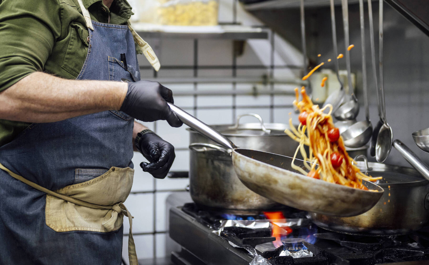 Trotz Stress und Wochenenddienst: So kann der Job in der Gastronomie Freude machen   [premium]