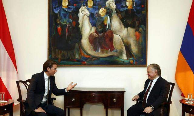 AM KURZ IN ARMENIEN: KURZ / NALBANDIAN