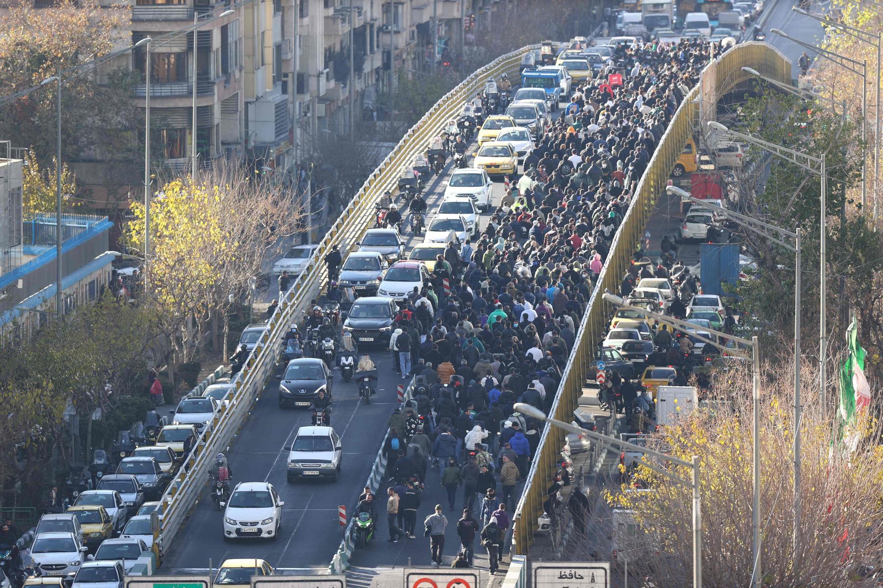 Protests in Tehran over severe economic crisis