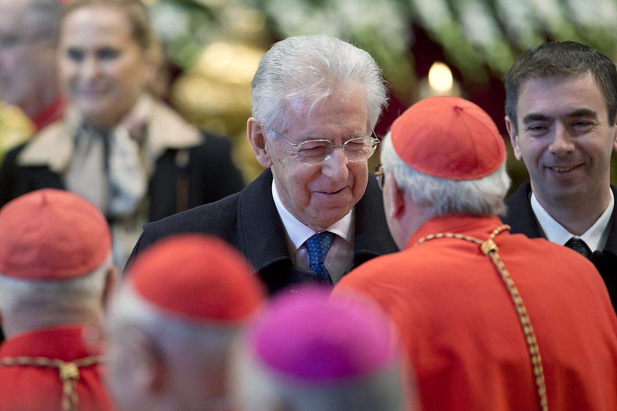 Italiens Premier Mario Monti wollte in einer ersten Stellungnahme nicht kommentieren, ob der Rücktritt des Papstes Auswirkungen auf die Beziehungen der Regierung mit dem Vatikan habe.