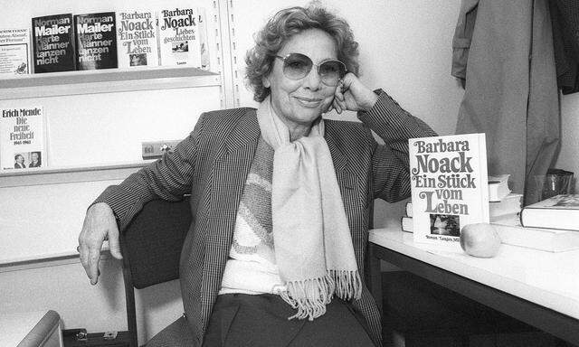 Barbara Noack (Autorin) 10/84 h�r Barbara Noack im Oktober 1984 w�hrend der Frankfurter Buchmesse Messe Literaturmesse L