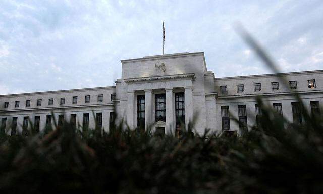 Am Mittwochabend könnte immerhin die US-Notenbank Fed für mehr Klarheit über ihre Geldpolitik sorgen.