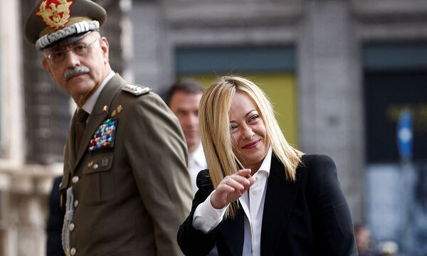 Giorgia Meloni sorgt mit ihrer Entscheidung für Kopfzerbrechen bei Journalisten.