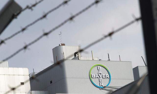 Die Aktie des deutschen Bayer-Konzerns lastete gestern auf dem DAX.