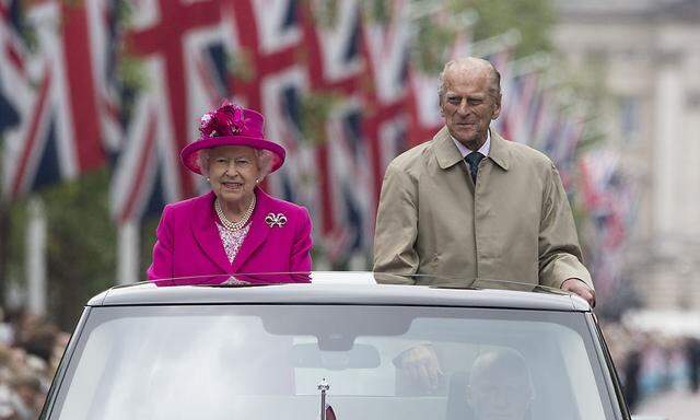 Die Queen zu ihrem 90. Geburtstag mit Prinz Philip.