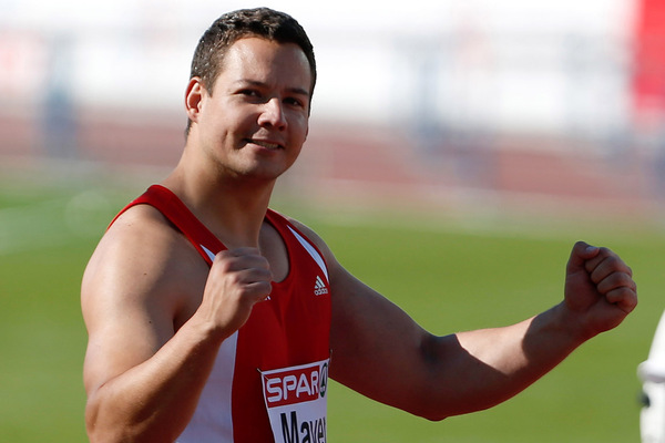 Doppelt so viel wiegt Diskuswerfer Gerhard Mayer, nämlich 109 Kilogramm.
