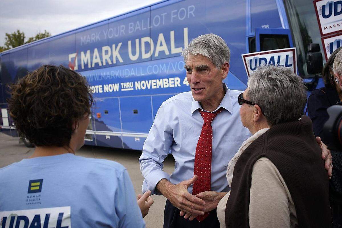 Es war klar, dass das Rennen in Colorado knapp werden würde. Und Mark Udall gehörte zu jenen Demokraten, die eine reele Chance hatten die republikanische Herausforderung abzuwehren. Udall stammt aus einer Politikerdynastie, bereits sein Vater war Abgeordneter. Letzlich fiel aber auch das liberale Colorado an die Republikaner.