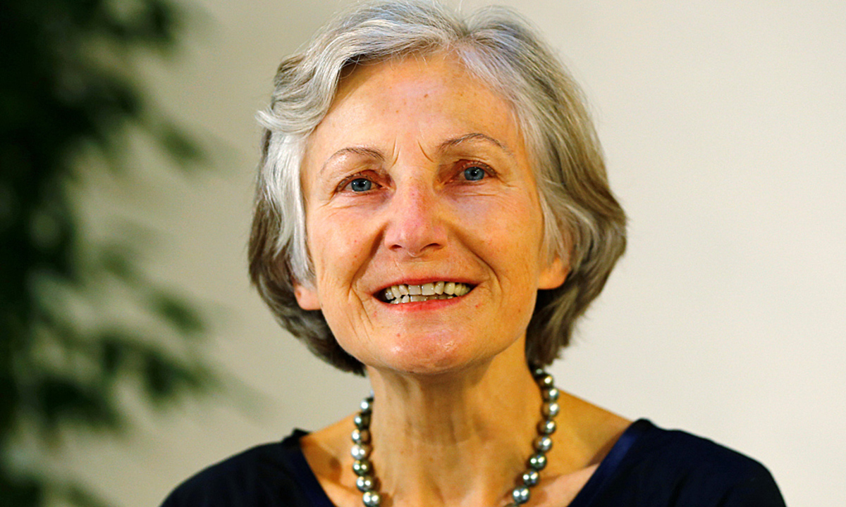 Independent presidential candidate Griss addresses a news conference in Vienna