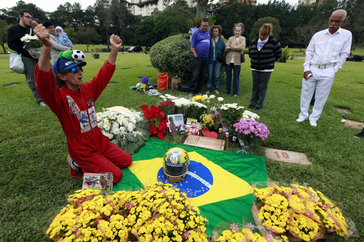 In Rennkleidung sprachen sie Gebete...
