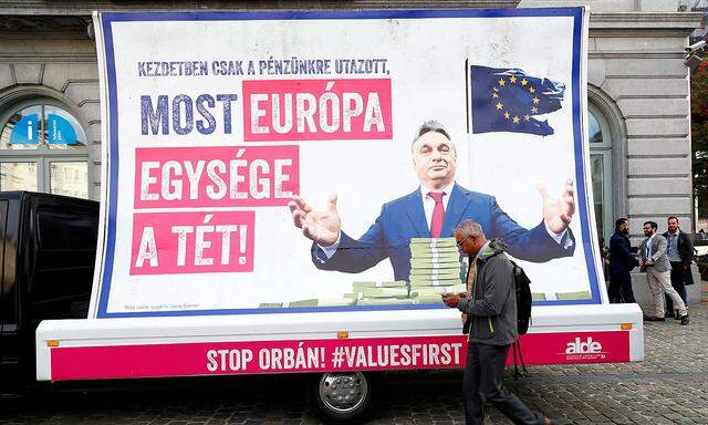 Europas Liberale machen in Brüssel Stimmung gegen Ungarns Premierminister, Viktor Orbán.