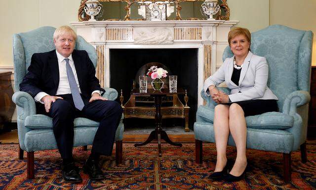 Boris Johnson zu Besuch bei Nicola Sturgeon in Edinburgh im Sommer 2019.