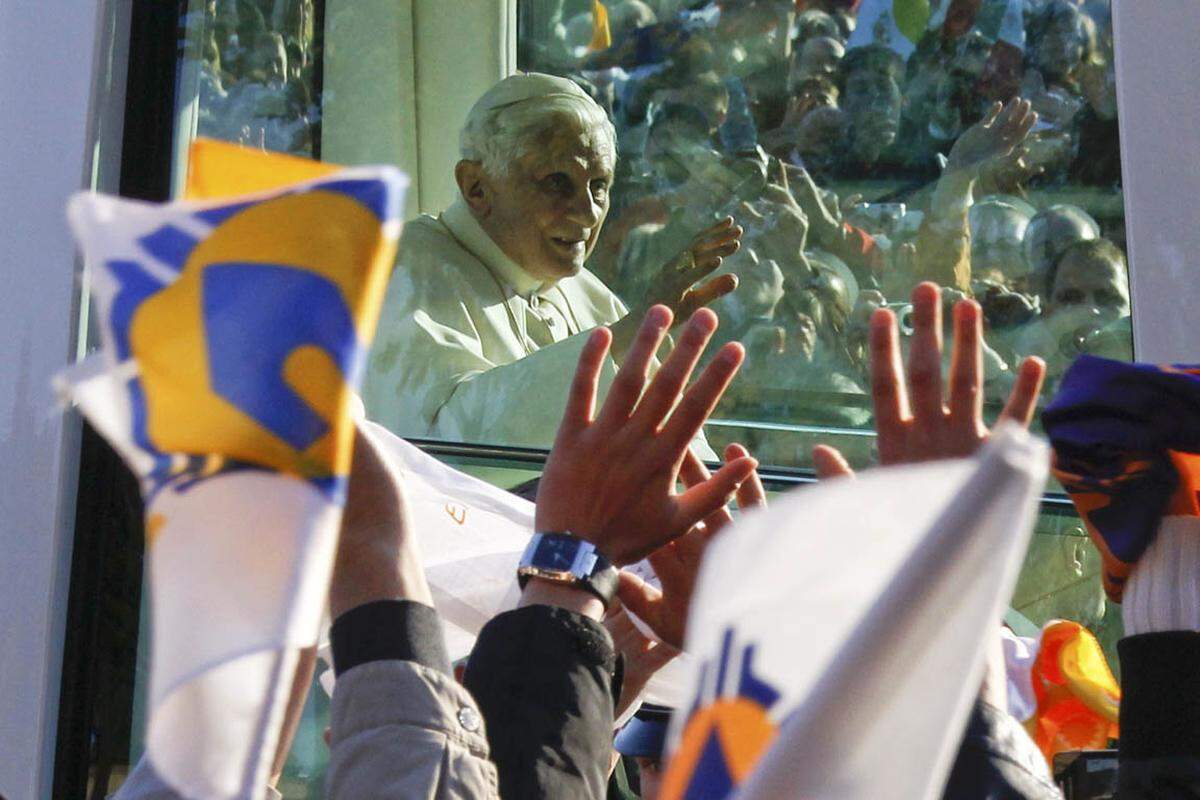 Bei der Messe auf dem Domplatz im deutschen Erfurt hat Papst Benedikt XVI. den Beitrag der ostdeutschen Christen zum Mauerfall gewürdigt.