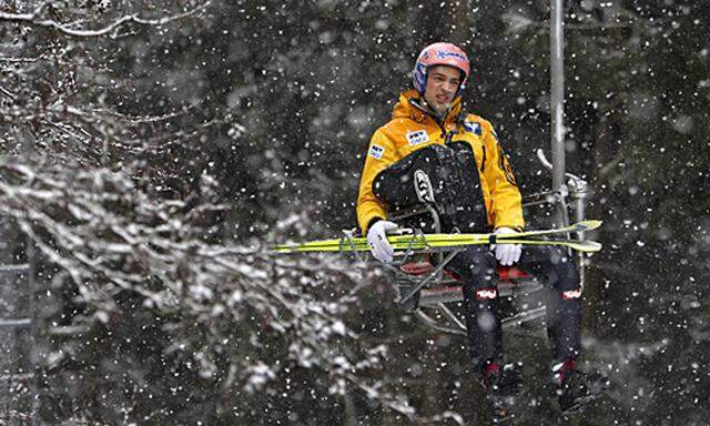 Skispringen Qualifikation wegen Schneefalls