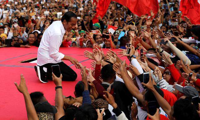 Präsident Joko Widodo setzt diesmal auf die Allianz mit konservativen Muslimen.