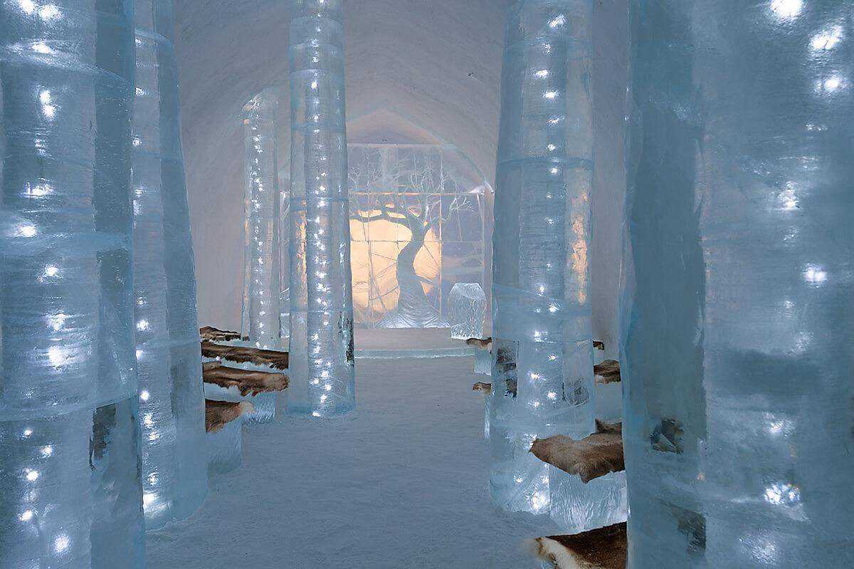 Das Icehotel in Jukkasjärvi wurde 1989 eröffnet und ist mittlerweile eine Institution im hohen Norden. Am 16. Dezember 2022 öffnet das Hotel in seiner 33. Auflage und mit neuen Skulpturen. Hier einige Impressionen.