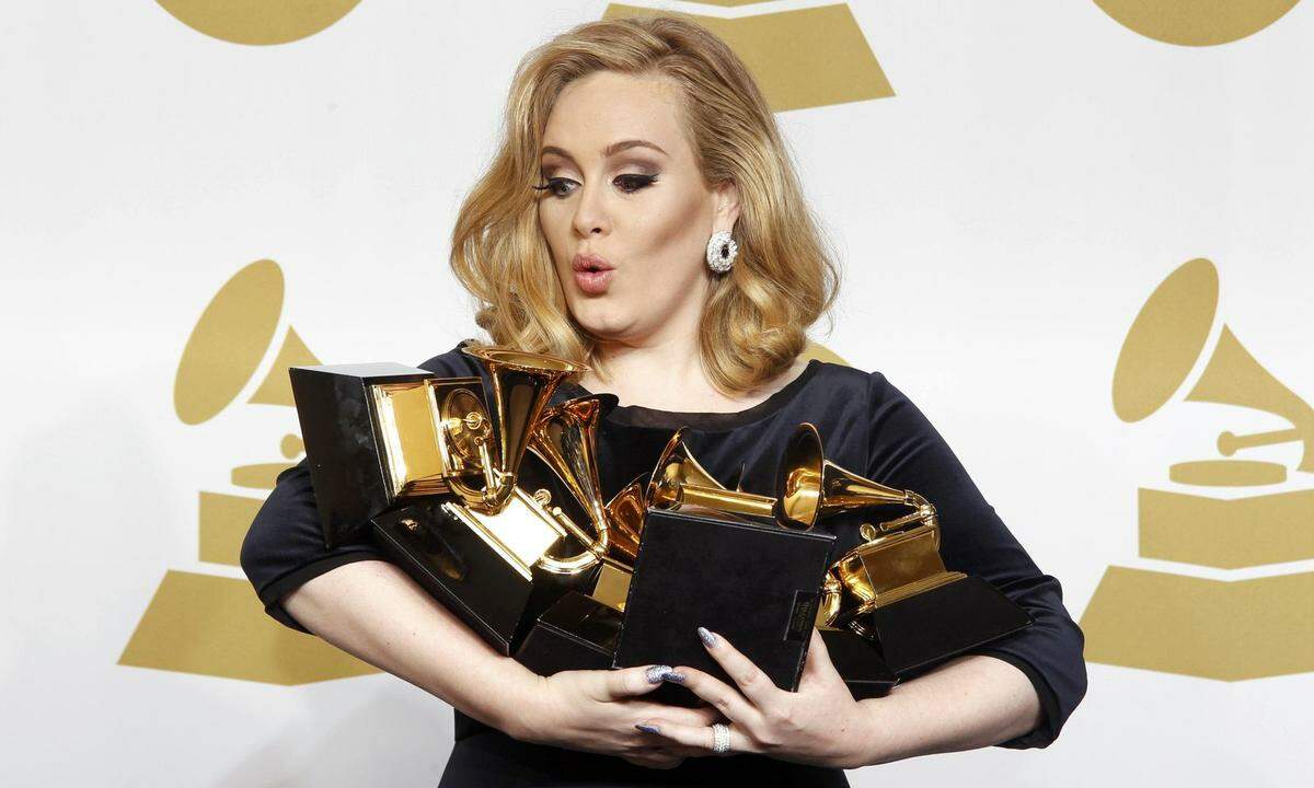Im russischen Magazin Metro versuchte er Sängerin Adele ein Kompliment zu machen, fand dabei aber nicht wirklich die richtigen Worte. "Sie ist ein bisschen zu fett, aber sie hat ein schönes Gesicht und eine himmlische Stimme."