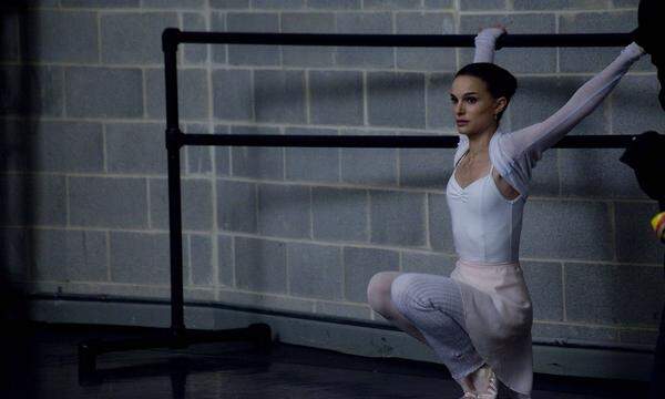 Natalie Portman musste ihren Körper für den Ballett-Thriller "Black Swan" (2010) malträtieren. "Ich habe für diesen Film ein Jahr lang trainiert", sagte Portman.