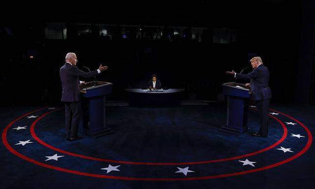 Schnappschuss aus der letzten von zwei Fernseh-Debatte zwischen Trump (re.) und Biden vom 22. Oktober. 