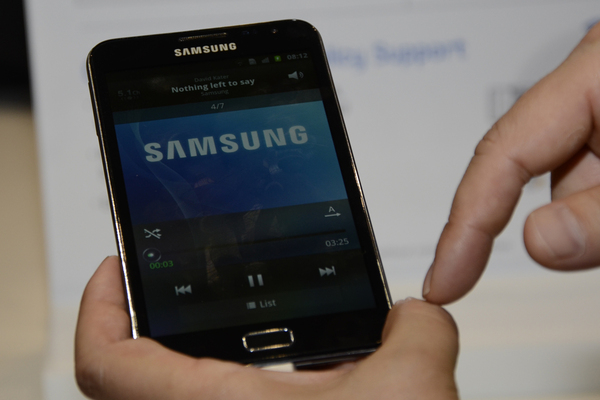 Als Betriebssystem setzt der Hersteller jedenfalls auf das Smartphone-Android 2.3 und nicht auf die Tablet-Version 3.2.
