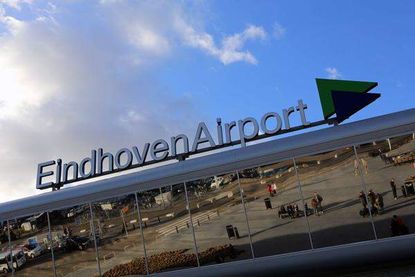 Auf Platz 132 der schlechtesten Flughäfen findet sich der Eindhoven Airport in den Niederlanden, ebenfalls nicht gut weg kommt Paris Orly auf Platz 138 und das Schlusslicht bildet der Kuwait International Airport.