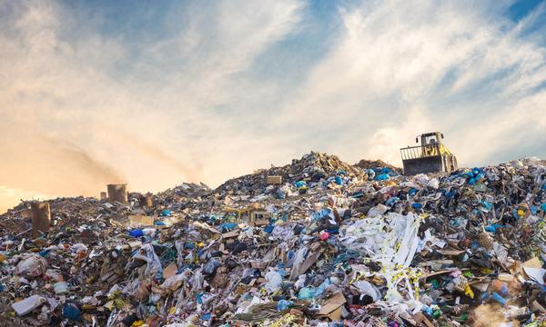 Die globale Müllmenge dürfte von 2016 bis 2025 von 2,02 auf 3,4 Milliarden Tonnen steigen. 