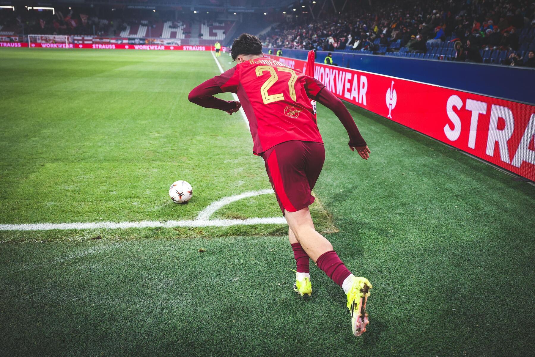 かりん 地下アイドルとコンカフェ嬢をしている極上美少女。制服姿のままチンポをぶち込み激ピス