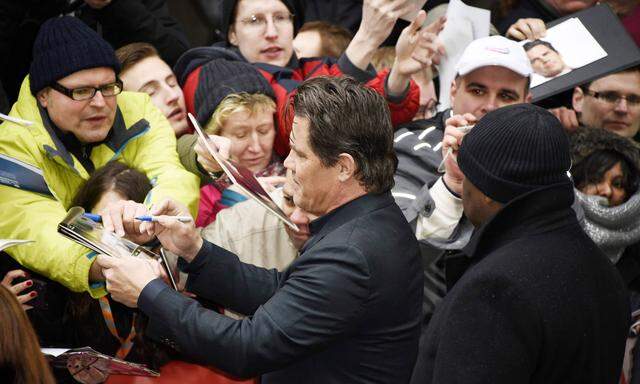 Josh Brolin arrives for the Hail Caesar press conference at the 66th Berlin International Film Fest