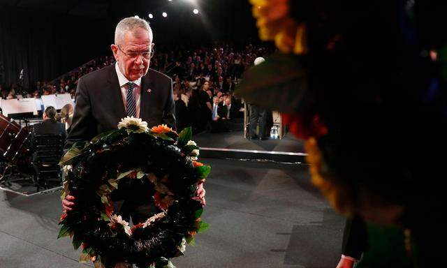 In der „Halle der Erinnerung“ gedachten Alexander Van der Bellen, Emmanuel Macron, Benjamin Netanjahu, Wladimir Putin und F. W. Steinmeier des Holocausts.