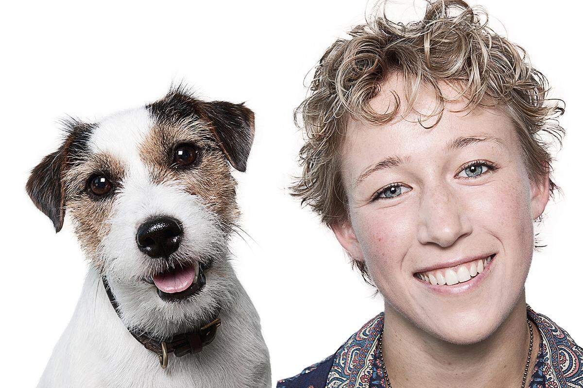 Lisbeth, 26 Jahre, Tiermedizinstudentin, mit Frida, ihrem Parson Russell Terrier, 3 Jahre.