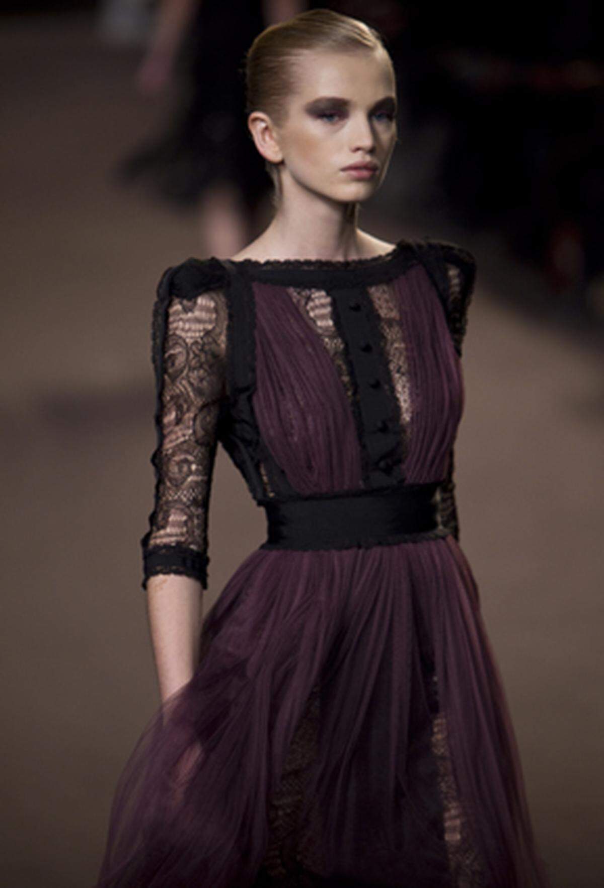 Elie Saab: Paris. HW 10/11