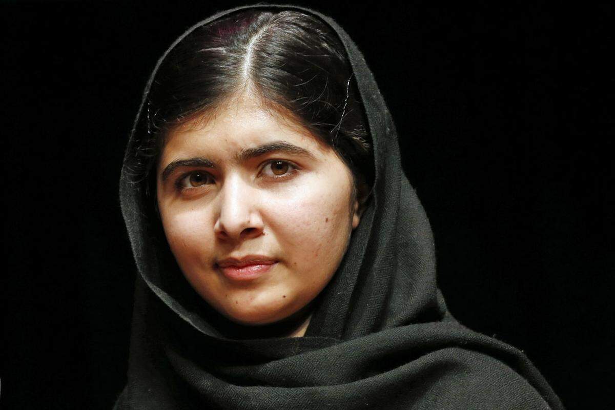Sie ist erst 17 Jahre alt - und schon Friedensnobelpreisträgerin: Malala Yousafzai, Schülerin und Kinderrechtsaktivistin. Schon mit elf Jahren war sie Aktivstin: Unter dem Pseudonym Gul Makai ("Kornblume") führte sie auf Betreiben ihres Vaters Zuaiddin, eines Schuldirektors, ein Tagebuch.