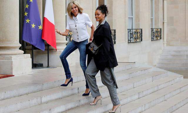 First-Lady Brigitte Macron mit Rihanna 