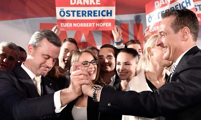 Norbert Hofer (l.) verlor die Hofburg-Wahl. Nun peilt er mit FPÖ-Chef Strache die Nationalratswahl an. 