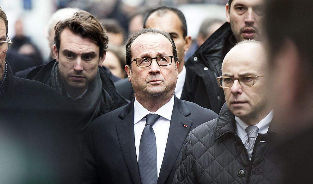 Frankreichs Präsident Francois Hollande sagt am Anschlagsort, es handele sich ohne Zweifel um einen Terroranschlag. Es seien in den vergangenen Wochen bereits mehrere Anschläge vereitelt worden. Andere gefährdete Einrichtungen würden verstärkt geschützt.