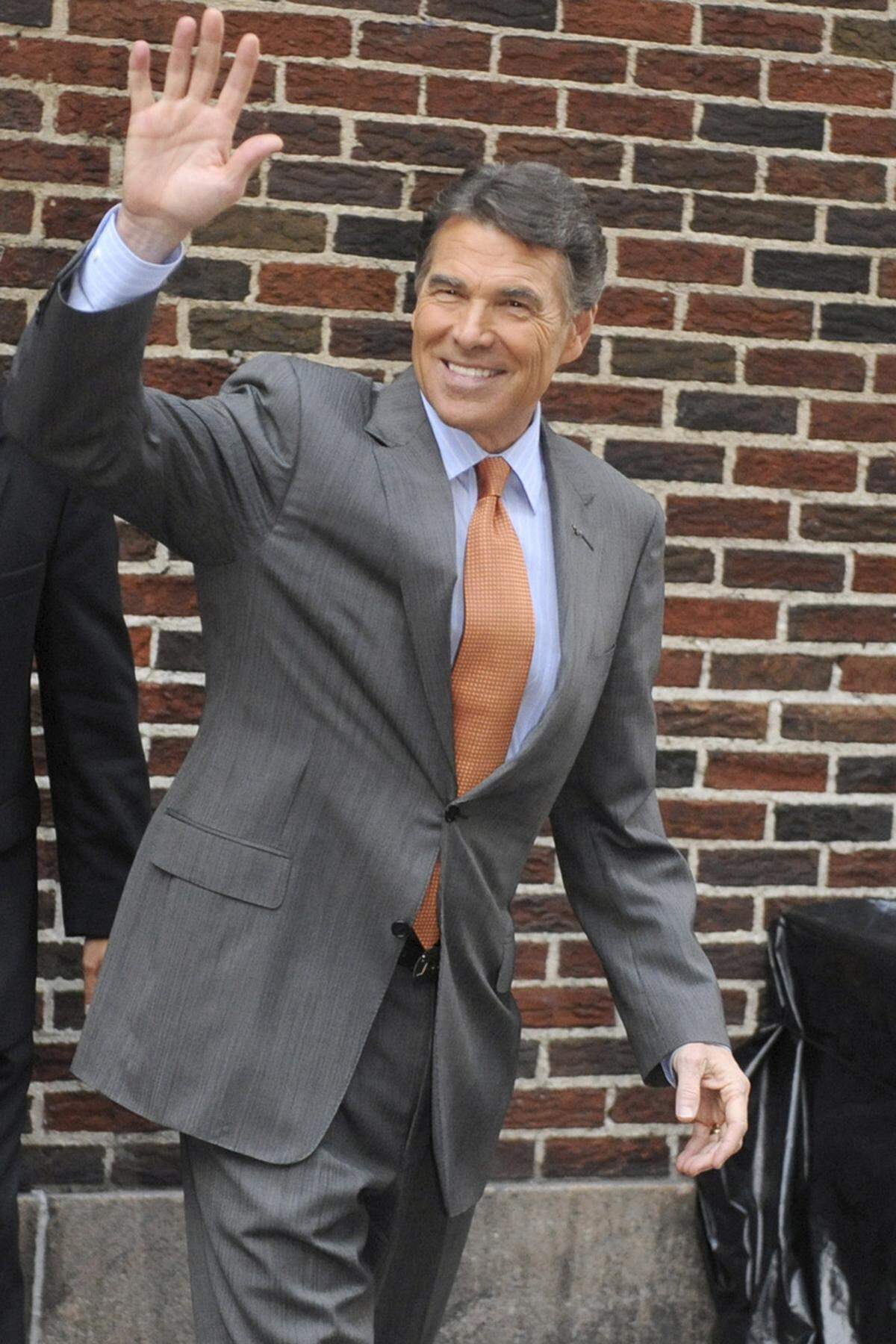 Ursprünglich war Perry als Anti-Romney ins Rennen gegangen, als aussichtsreichster Herausforderer des Favoriten, ausgestattet mit einer prallen Wahlkampfkasse. Er wollte mit seiner Wirtschaftsbilanz in Texas punkten.