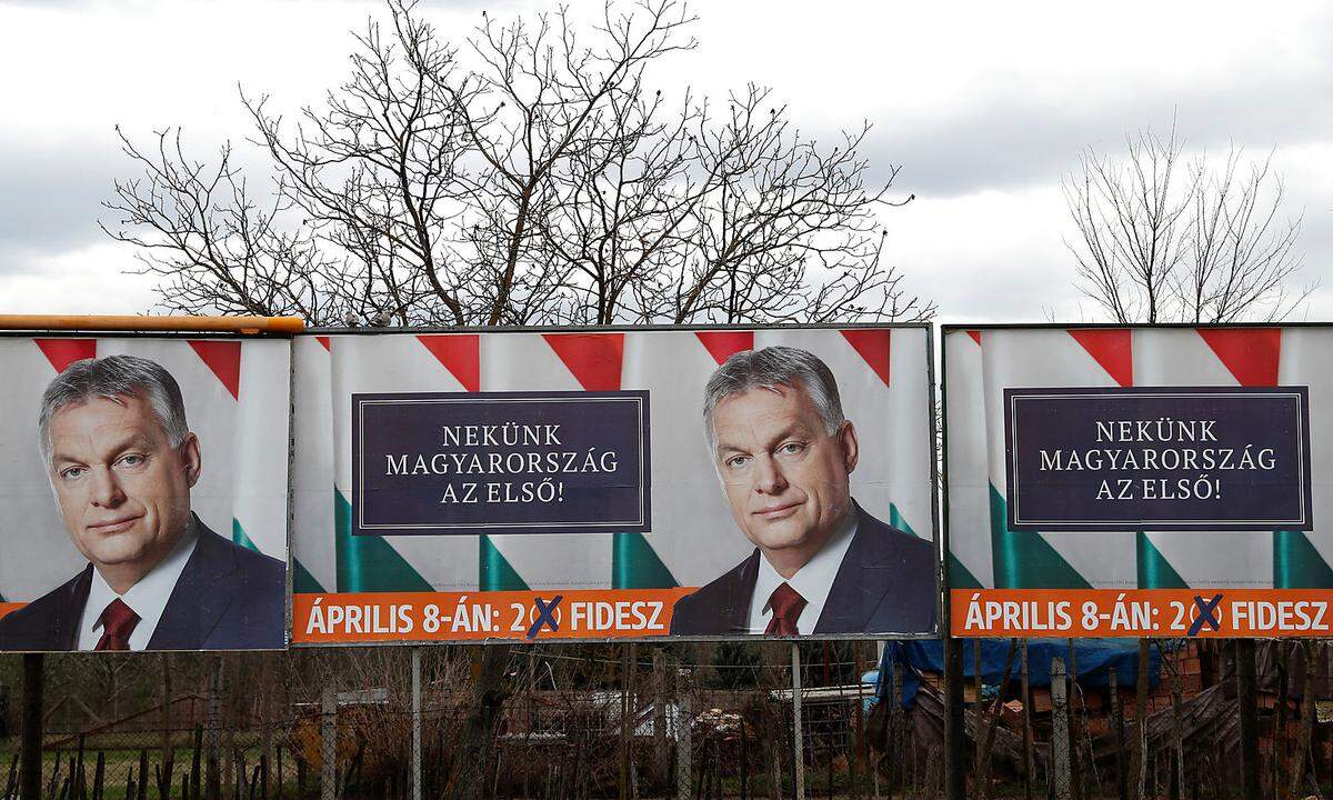 Nach dem Wahlsieg von Orbán schließt die Zeitung "Magyar Nemzet".