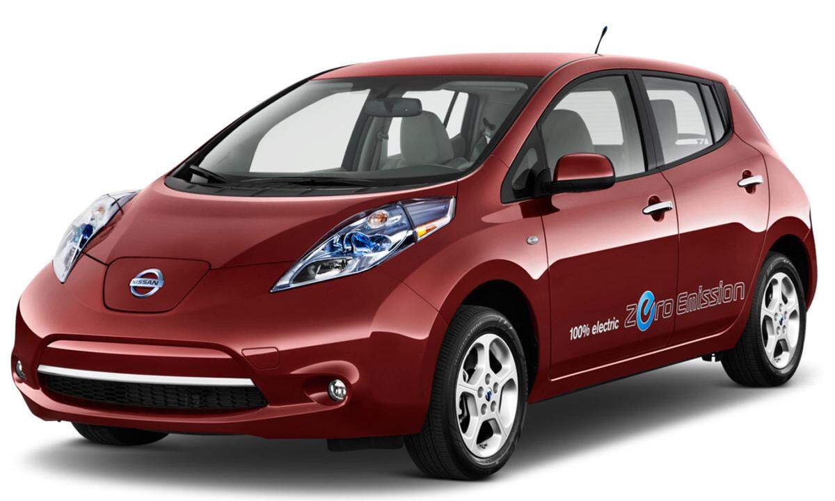 Der deutsche Automobilclub ADAC hat den "Ecotest 2018" veröffentlicht. Beachtet wurden beim Vergleich Schadstoffausstoß und Verbrauch. Wenig überraschend machten Autos mit alternativem Elektroantrieb das Rennen, aber auch hier gibt es Unterschiede. Der ADAC veranschlagt für den Fahrstrom von E-Autos einen CO2-Ausstoß von 579 Gramm pro Kilowattstunde, was dem deutsche Strommix entspricht. Die Top-10 eröffnen zwei Pkw, die sich damit den 9. Platz teilen: Der Nissan Leaf Acenta (30 kWh), den es nur noch gebraucht zu kaufen gibt (CO2-Ausstoß: 118 Gramm pro Kilometer) und der ...