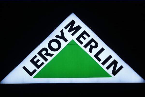 Mehrere Vertriebslinien wie Bricocenter, Bricoman, DomPro oder Leroy Merlin machen die Gruppe auf dem Baumarktsektor zur europäischen Nummer zwei. Die größte Firma, Leroy Merlin wurde vor 81 Jahren in Frankreich gegründet und erzielte 2010 einen Umsatz von über 10,8 Mrd. Euro. Bäumärkte der Gruppe gibt es mittlerweile in elf Ländern.