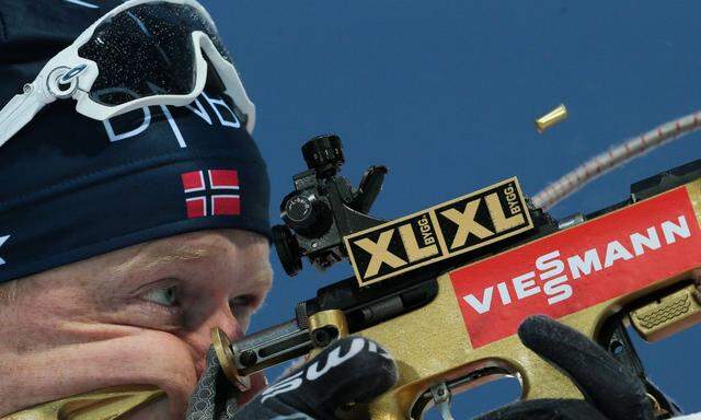 OSTERSUND SWEDEN – DECEMBER 2 2017 Biathlete Johannes Thingnes Boe of Norway competes in the men’