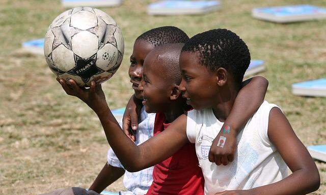 SOUTH AFRICA SOCCER FIFA 2010 FOOTBALL FOR HOPE
