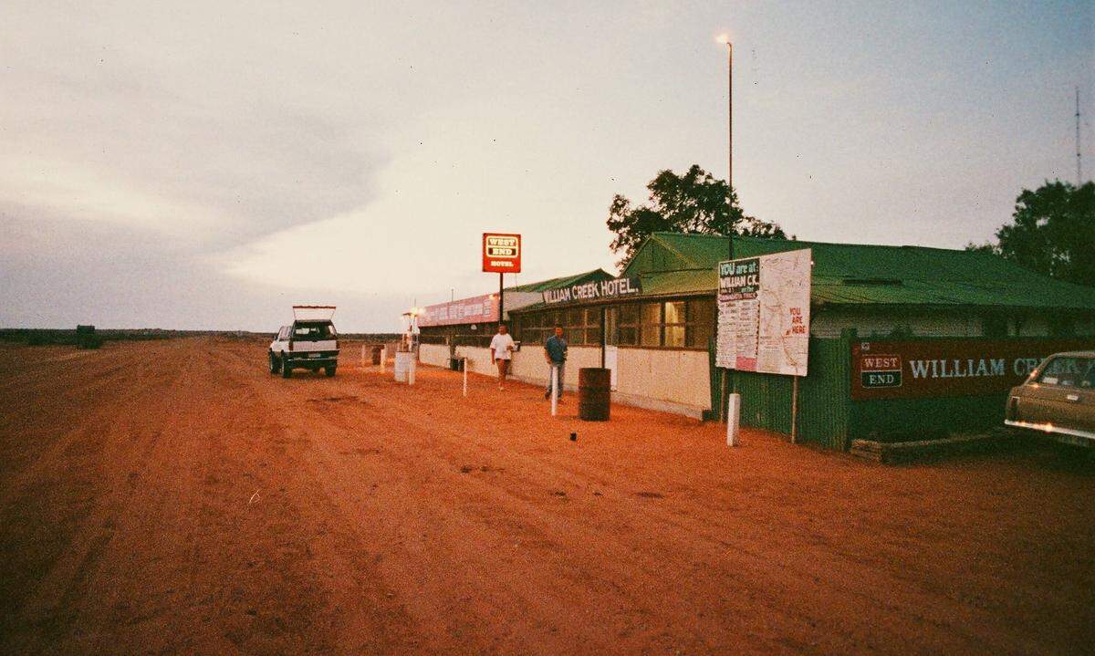 Das William Creek Pub, mitten im Nichts. Der nächste größere Ort, Coober Pedy, ist etwa 170 km entfernt.