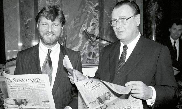 „Standard“-Chef Oscar Bronner und Springer-Chef Peter Tamm im KHM beim Fest zur Gründung der Zeitung am 18. Oktober 1988.