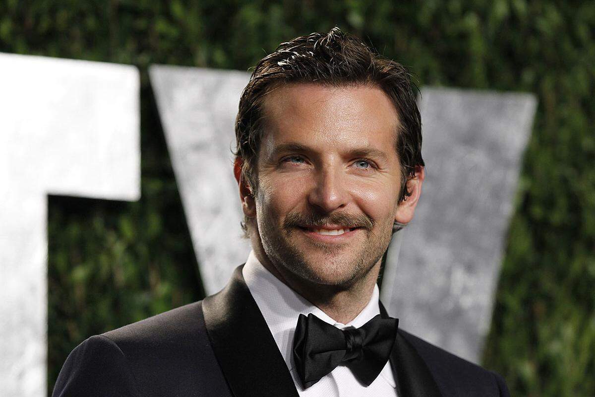 Und wer will den "Sexiest Man Alive" 2011? Bradley Cooper ("Hangover") hat sich 2011 von Renee Zellweger getrennt.